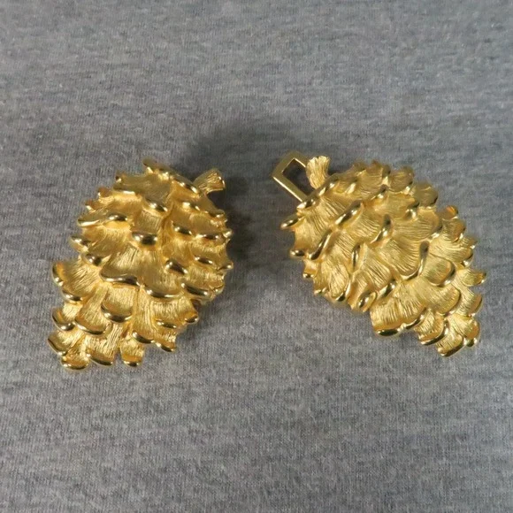 Vintage Paquette Pine Cone Belt Buckle Gold Tone 70s 80s Textured - Picture 2 of 6